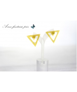 1344_-_boucle_doreille_triangle_jaune_paillet_rsine__12_euros_1089289596