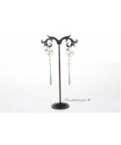 243_bis_-_clou_doreille_argent_feulle_strass_swarovski_pendentif_gouttes_en_mtal_et_rsine_poxy_38x4_mm_vert_12_euros