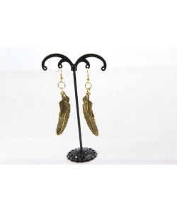 43_bis_-_boucle_metal_dore_plume_double_43_8_euros