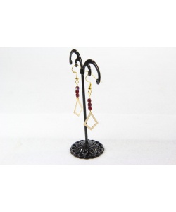 761_-_boucle_doreille_perle_de_verre_rouge_brillante_pendentif_losange_irrgulier_12_euros