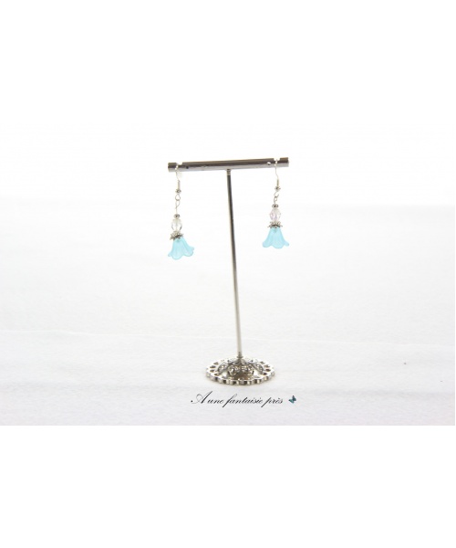 207_bis_-_boucle_doreille_argente_perle_swarovski_et_pendentif_9_euros